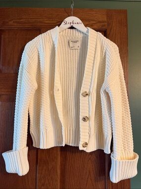 NWOT Abercrombie & Fitch cable knit cardigan